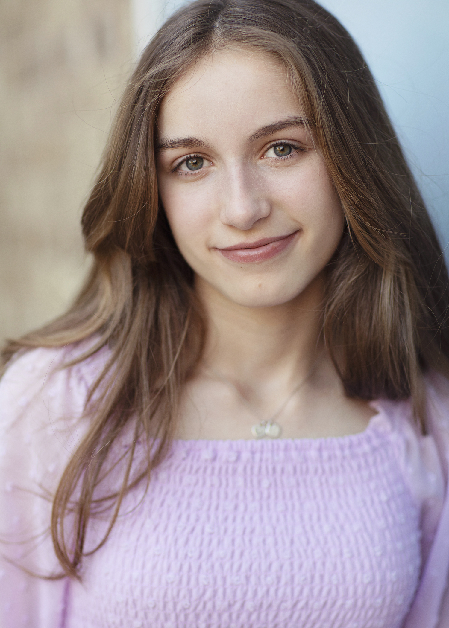 Résumé & Headshots – Mabel Weismann